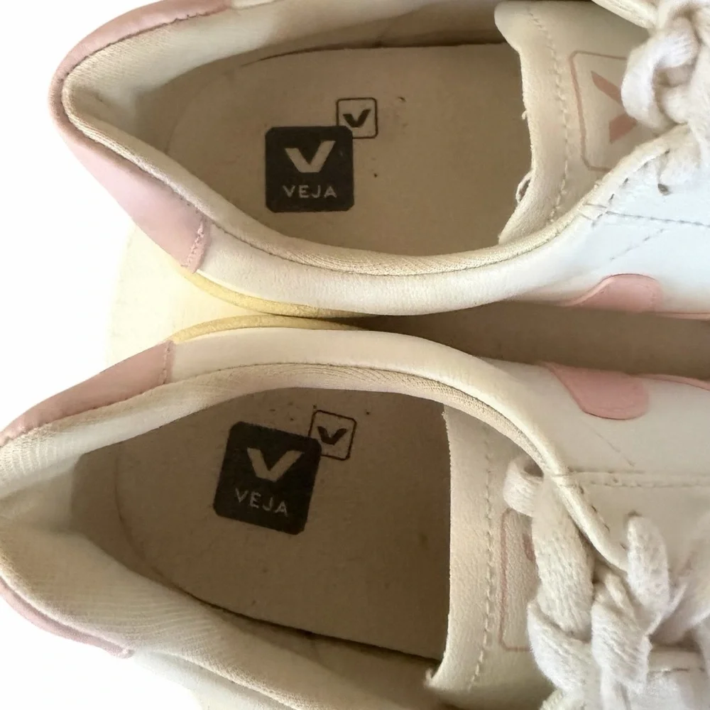 Veja Campo Sneaker Pink/White Esplar Leather Women's Size 40 (US 9) EUC!